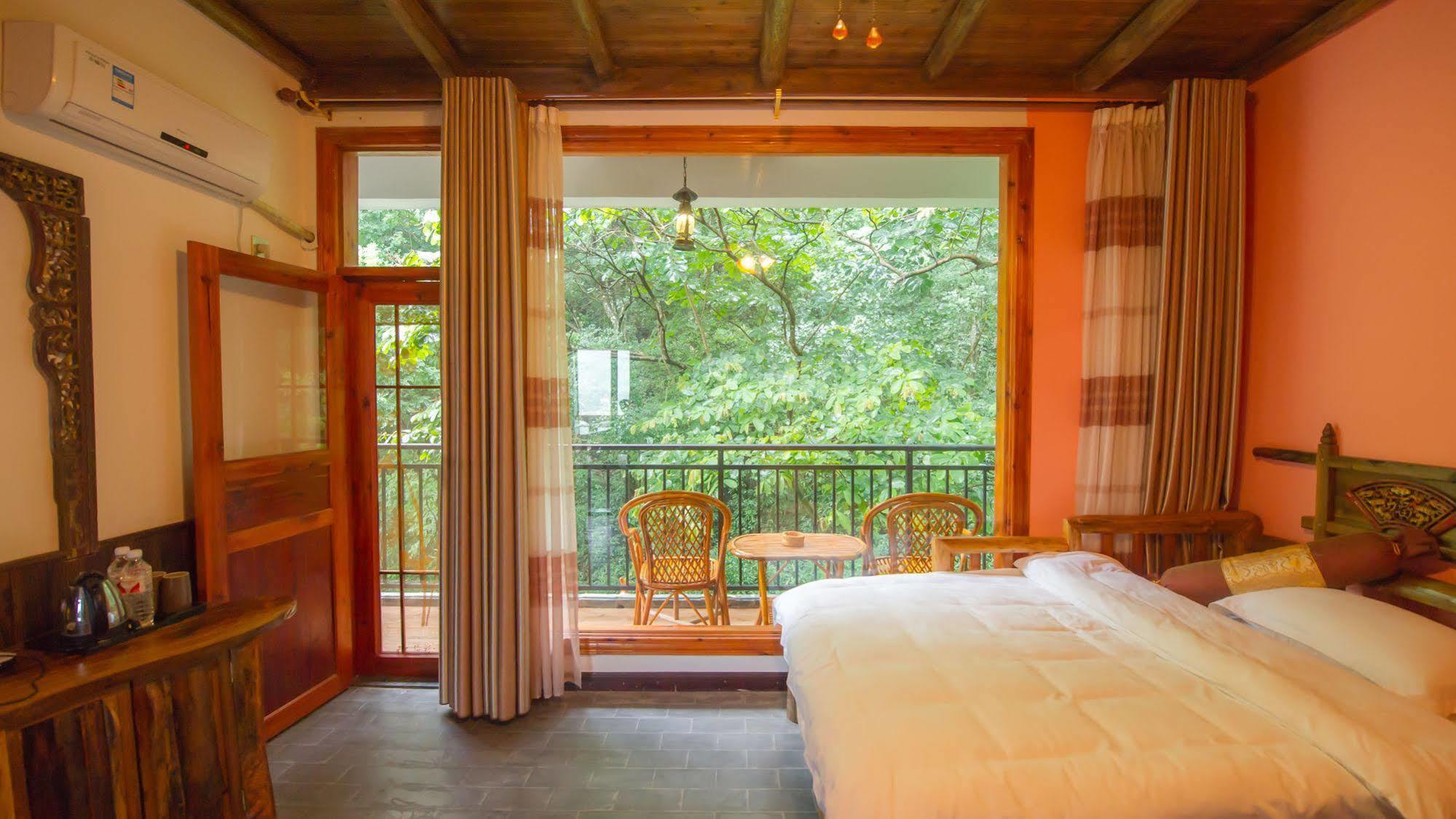 Yangshuo Scenic Mountain Retreat Hotel Ngoại thất bức ảnh